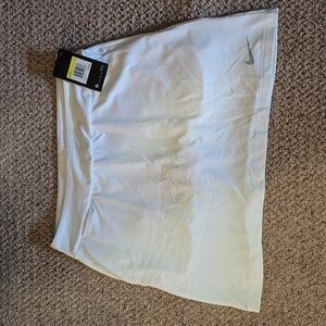 Nike Women's Dri-Fit 16.5" Golf Skort Size Small White 884912-100